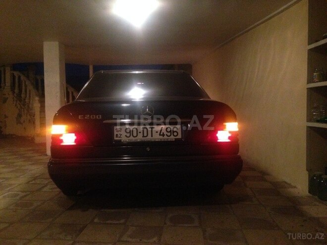 Mercedes E 200 1995, 406,000 km - 2.0 l - Gəncə