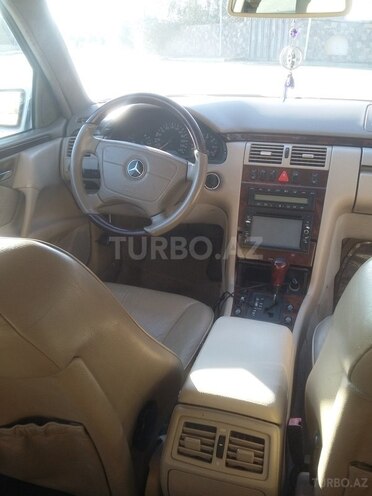Mercedes E 240 1997, 365,000 km - 2.4 л - Bakı