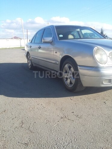 Mercedes E 240 1997, 365,000 km - 2.4 л - Bakı