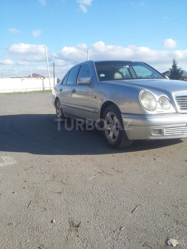 Mercedes E 240 1997, 365,000 km - 2.4 л - Bakı