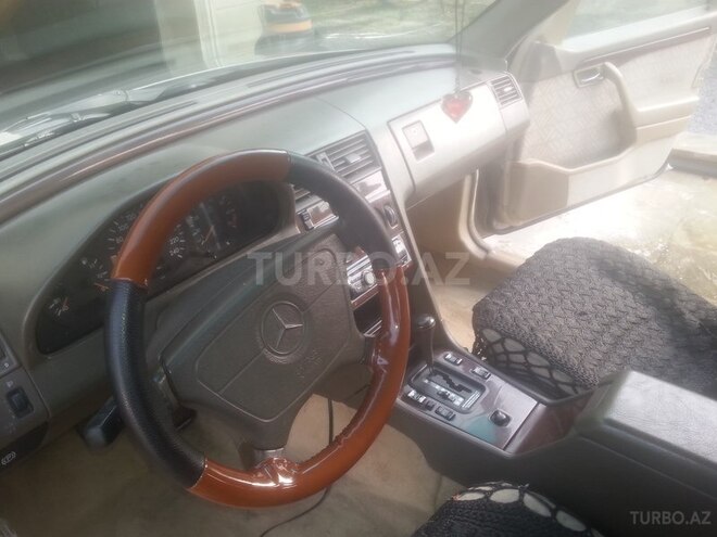 Mercedes C 180 1995, 398,000 km - 1.8 л - Salyan