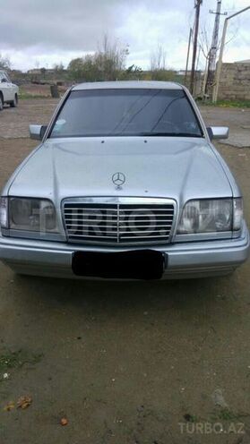 Mercedes E 250 1993, 253,521 km - 2.5 l - Bakı