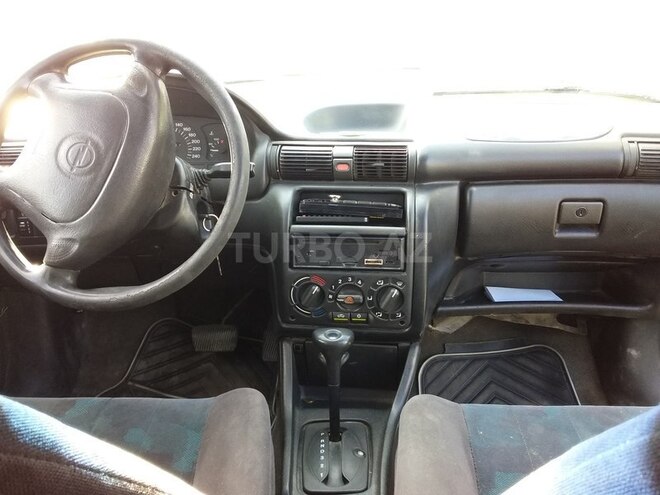 Opel Astra 1995, 400,000 km - 2.0 l - Bakı