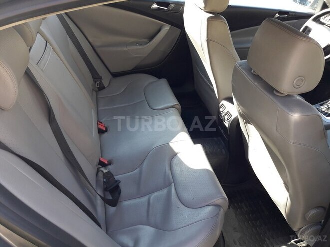 Volkswagen Passat 2005, 180,000 km - 2.0 l - Bakı