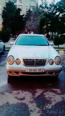 Mercedes E 220 1999, 320,000 km - 2.2 l - Bakı