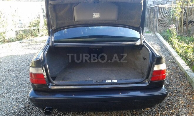 BMW 520 1993, 223,000 km - 2.0 l - Lənkəran