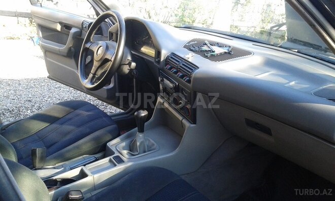 BMW 520 1993, 223,000 km - 2.0 l - Lənkəran