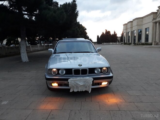 BMW 520 1990, 326,000 km - 2.0 l - Bakı