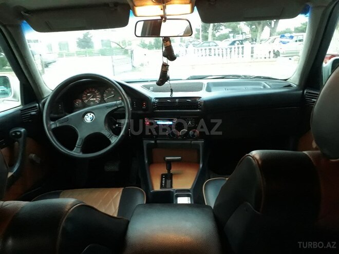 BMW 520 1990, 326,000 km - 2.0 l - Bakı