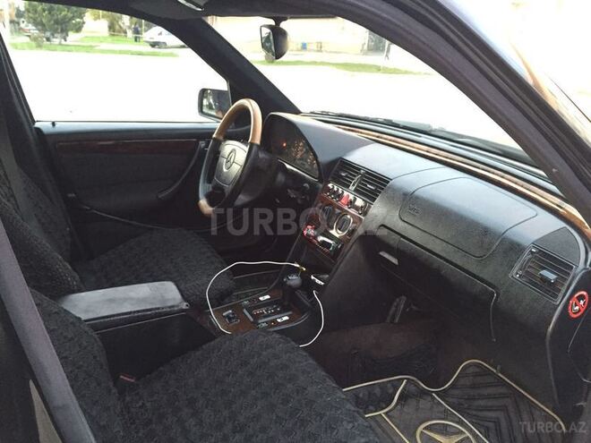 Mercedes C 280 2000, 238,000 km - 2.8 l - Sumqayıt