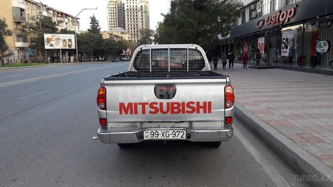 Mitsubishi L200 2013, 100,000 km - 2.5 л - Bakı