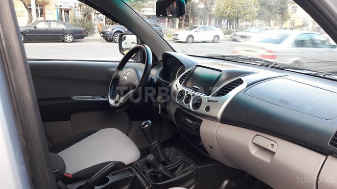 Mitsubishi L200 2013, 100,000 km - 2.5 л - Bakı