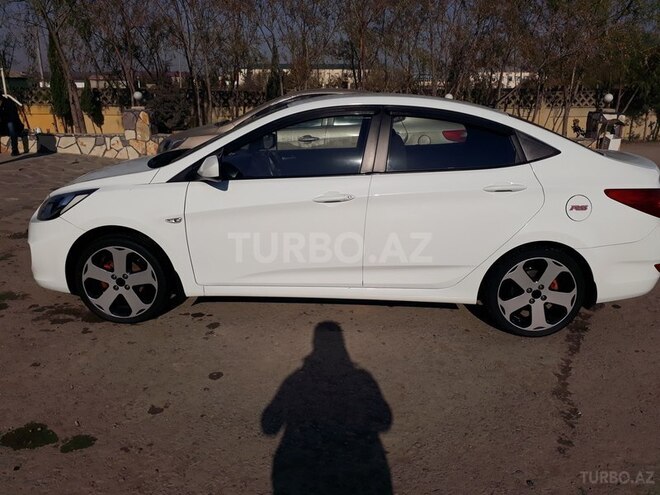 Hyundai Accent 2011, 95,000 km - 1.6 l - Yevlax