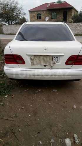 Mercedes E 220 1997, 325,460 km - 2.2 l - Bakı