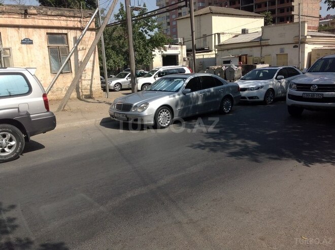 Mercedes E 320 2002, 265,000 km - 3.2 l - Bakı