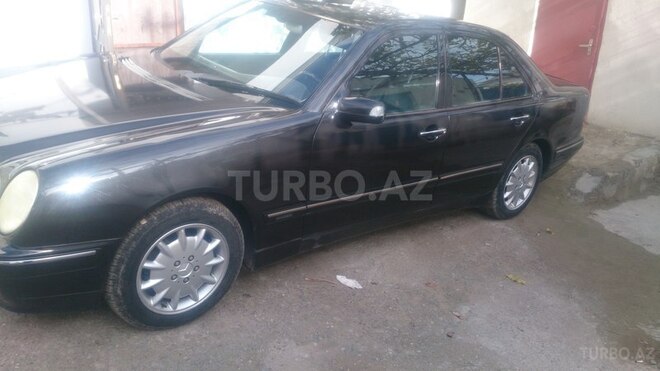 Mercedes E 240 2001, 251,985 km - 2.6 l - Bakı