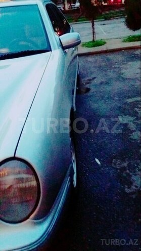 Mercedes E 220 2000, 320,000 km - 2.2 l - Bakı