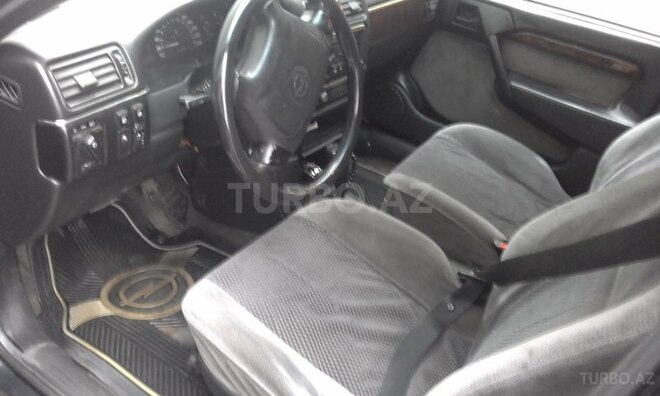 Opel Vectra 1995, 414,000 km - 2.0 l - Sumqayıt