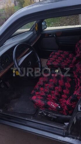 Mercedes 190 1990, 35,468 km - 2.3 l - Cəlilabad