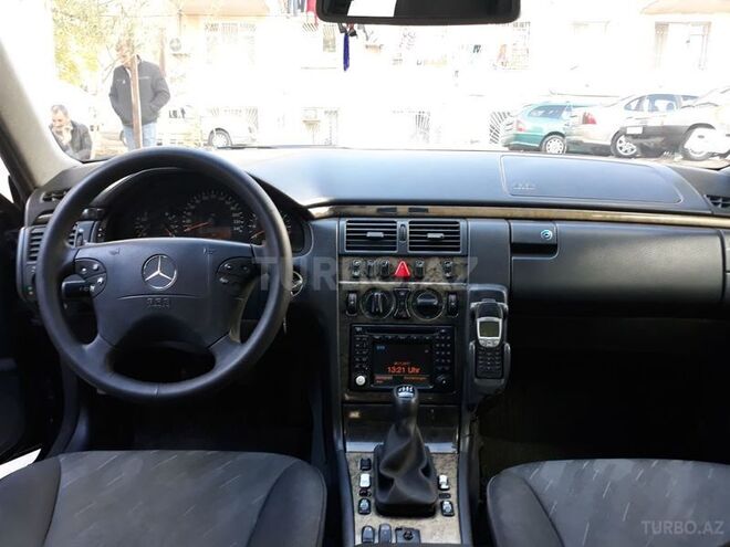 Mercedes E 240 1999, 263,000 km - 2.4 l - Bakı