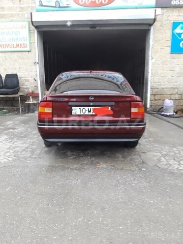 Opel Vectra 1993, 214,000 km - 2.0 l - Şəki