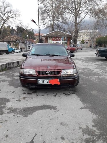 Opel Vectra 1993, 214,000 km - 2.0 l - Şəki