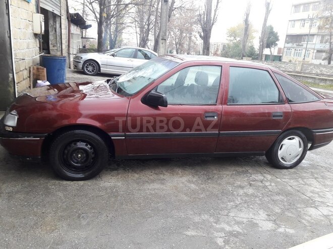 Opel Vectra 1993, 214,000 km - 2.0 l - Şəki