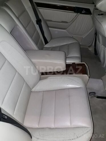 Mercedes E 220 1993, 310,000 km - 2.2 l - İsmayıllı