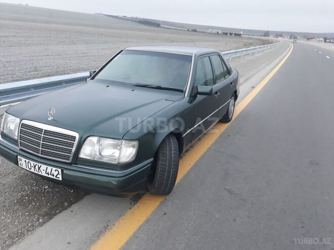 Mercedes E 220 1993, 310,000 km - 2.2 l - İsmayıllı