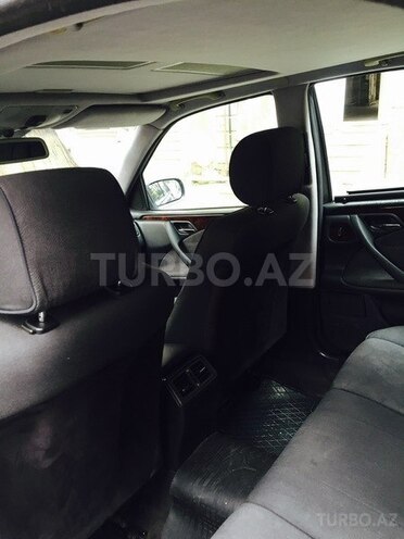 Mercedes E 220 2001, 404,000 km - 2.2 l - Bakı