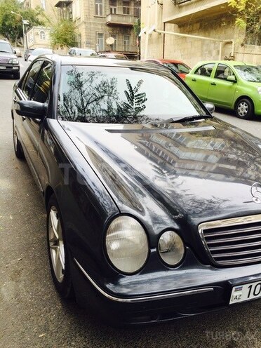 Mercedes E 220 2001, 404,000 km - 2.2 l - Bakı