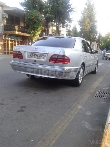 Mercedes E 270 2000, 650,000 km - 2.7 l - Zaqatala
