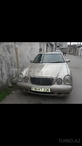 Mercedes E 240 2001, 319,000 km - 0.2 l - Bakı