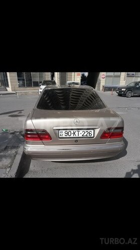 Mercedes E 240 2001, 319,000 km - 0.2 l - Bakı