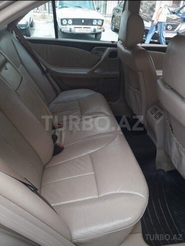 Mercedes E 240 2001, 319,000 km - 0.2 l - Bakı