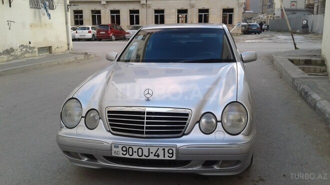 Mercedes E 240 2000, 273,000 km - 2.6 л - Bakı