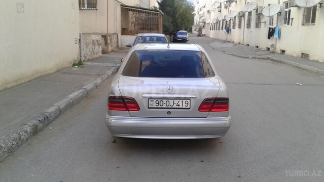 Mercedes E 240 2000, 273,000 km - 2.6 л - Bakı