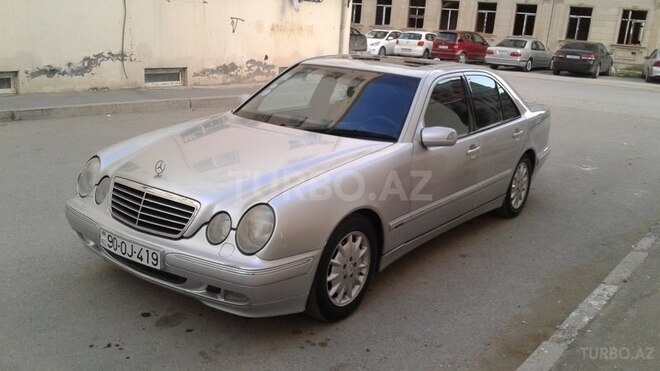 Mercedes E 240 2000, 273,000 km - 2.6 л - Bakı