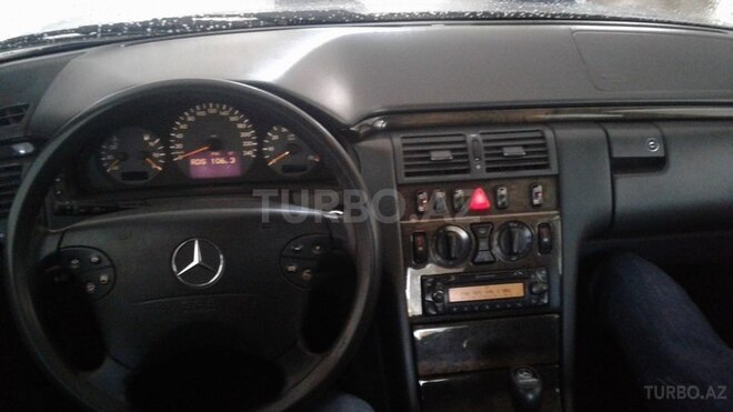 Mercedes E 240 2000, 273,000 km - 2.6 л - Bakı