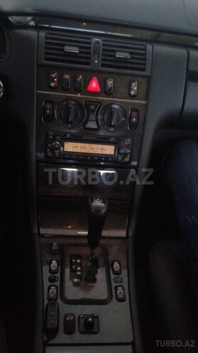 Mercedes E 240 2000, 273,000 km - 2.6 л - Bakı
