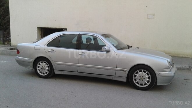 Mercedes E 240 2000, 273,000 km - 2.6 л - Bakı