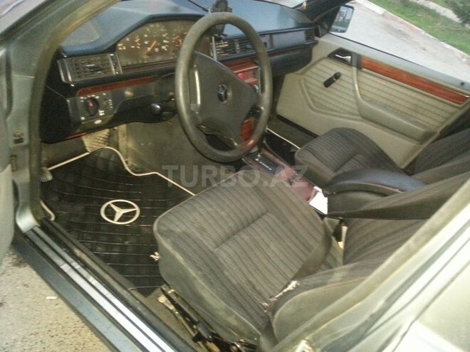 Mercedes E 250 1991, 450,000 km - 2.5 l - Bakı