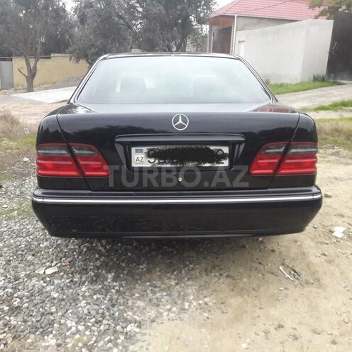 Mercedes E 220 2001, 255,000 km - 2.2 l - Bakı