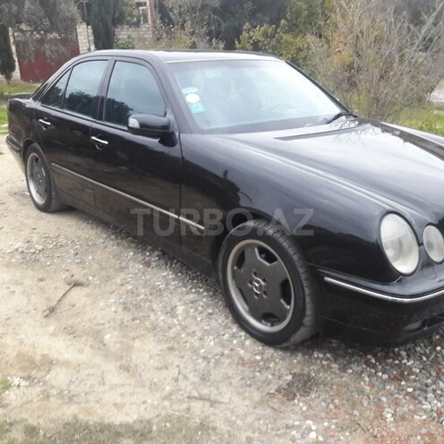 Mercedes E 220 2001, 255,000 km - 2.2 l - Bakı