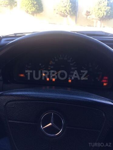 Mercedes E 220 1996, 288,000 km - 0.2 l - Bakı