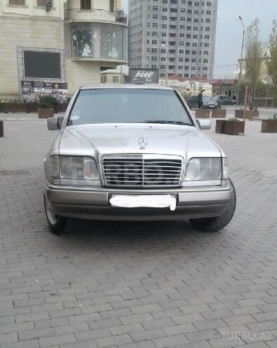 Mercedes E 220 1994, 213,658 km - 2.2 l - Bakı