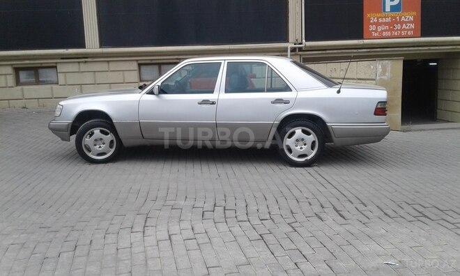 Mercedes E 220 1994, 213,658 km - 2.2 l - Bakı