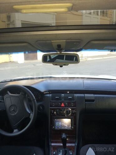 Mercedes E 230 1996, 225,000 km - 2.3 l - Bakı