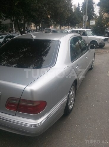 Mercedes E 240 2000, 306,000 km - 2.6 l - Bakı