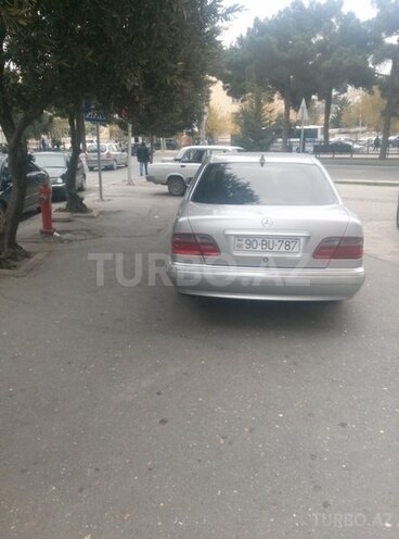 Mercedes E 240 2000, 306,000 km - 2.6 l - Bakı